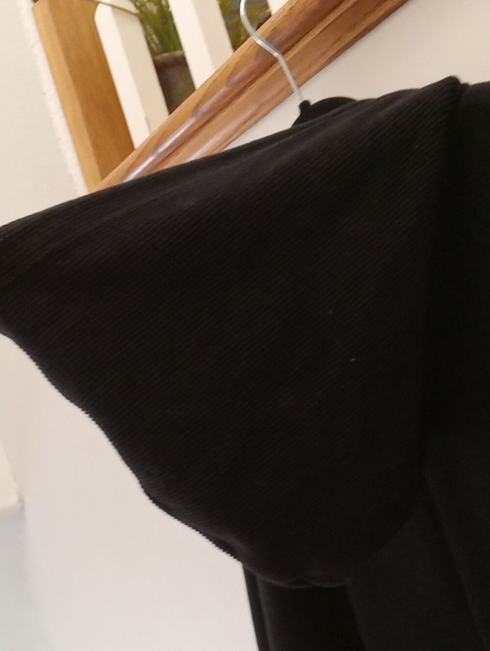 Abound Black Cropped Hoodie Sweatshirt - Picture 7 of 8